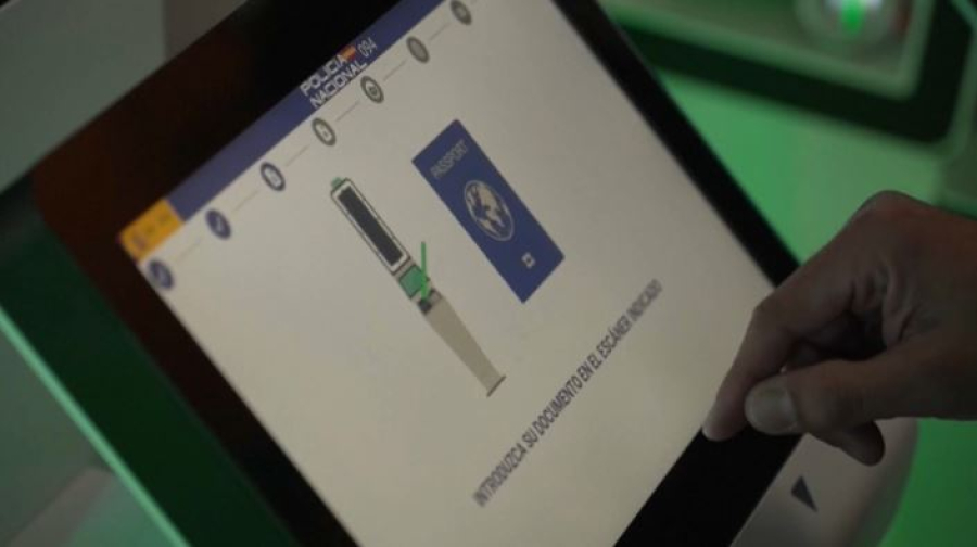 Мигрантов легализуют в Испании