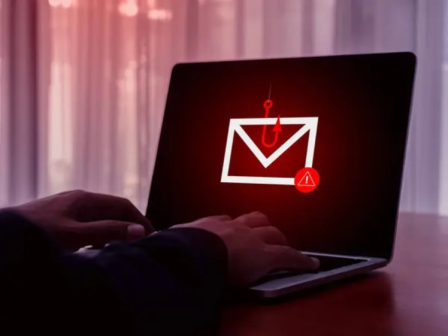 150 мың фишинг SMS: Қазақстандықтардың жеке деректерін ұрламақ болған қылмыстық топ ұсталды