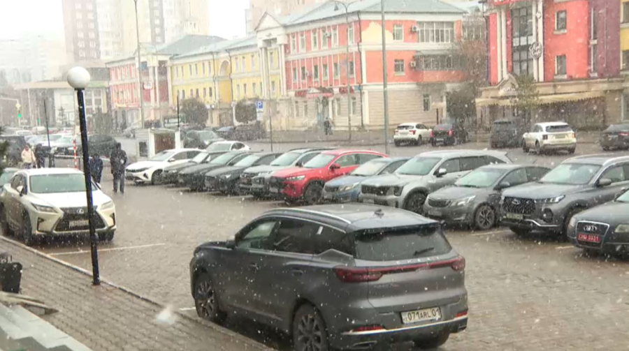 Елордада қар ұшқындады