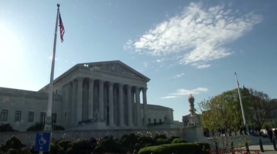 Верховный суд США продлил запрет на депортацию венесуэльских мигрантов