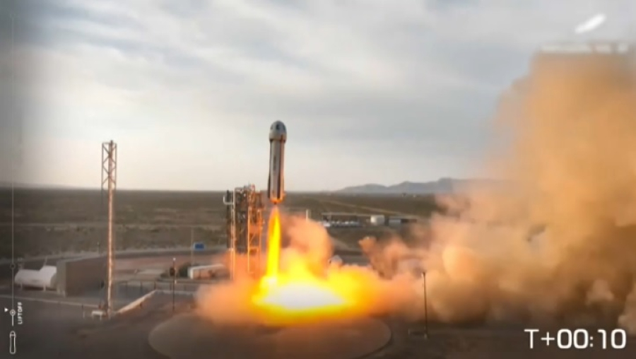 В США полностью женский экипаж отправился в космос