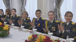 Министр обороны поздравил женщин-военнослужащих