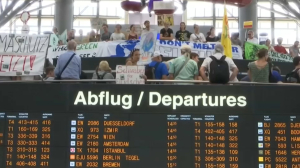 Lufthansa потребовала компенсацию от экоактивистов из-за протестов в аэропортах Германии