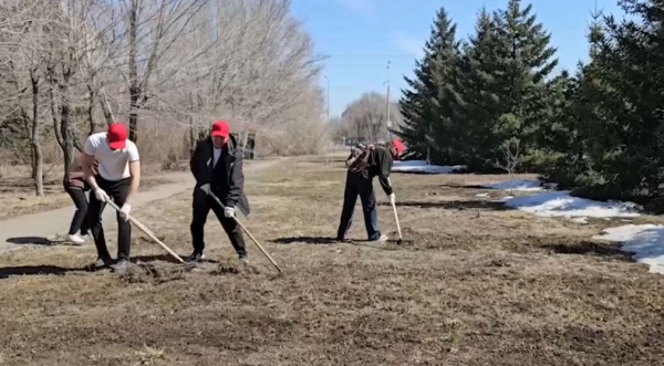 ШҚО-да 400 тоннаға жуық қоқыс шығарылды