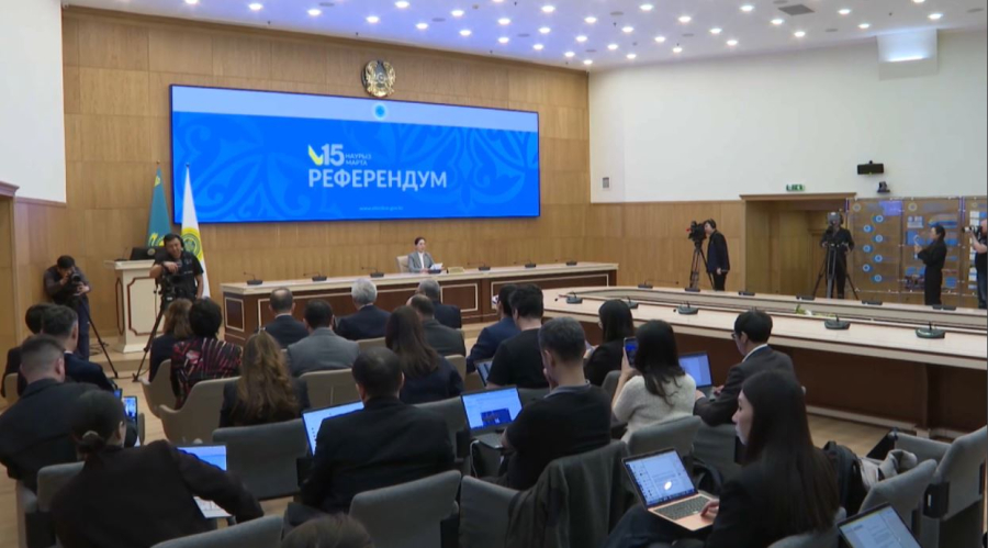 Референдумда 4,6 млн азамат дауыс беріп үлгерді. Live