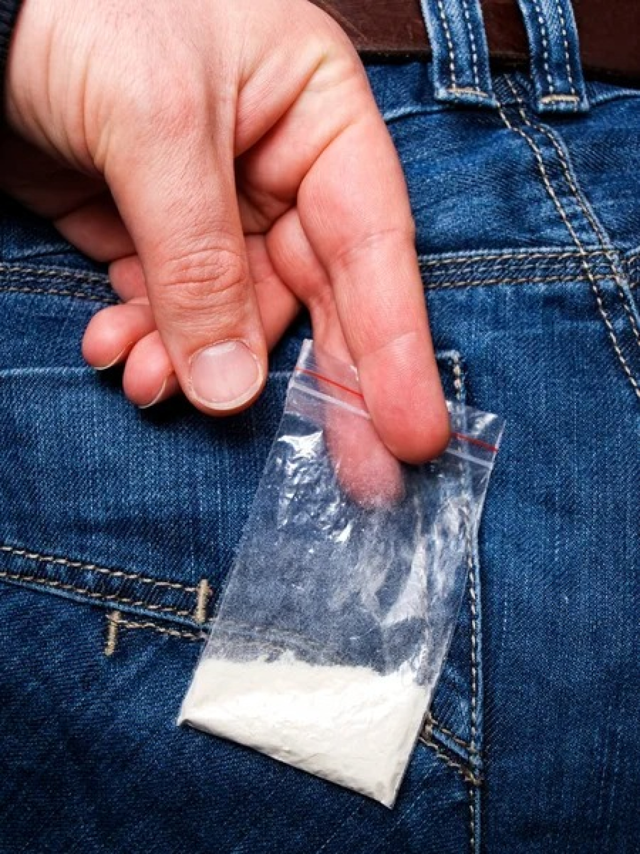 Есірткі саудасына қарсы күрес: Алматыда курьер ұсталды