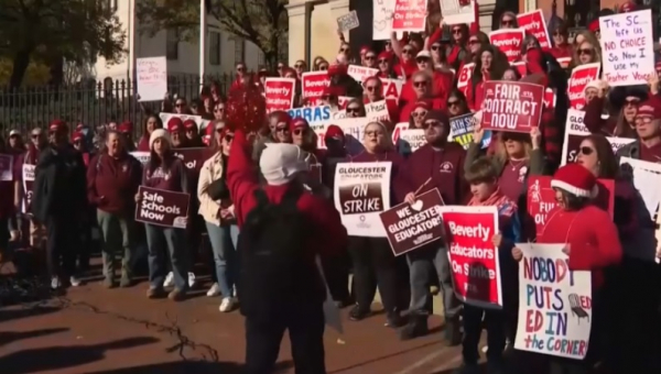 Учителя в Массачусетсе вторую неделю не выходят на работу