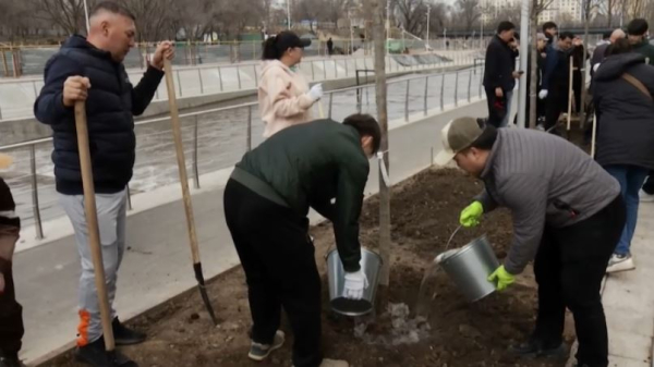 Акция «Мөлдір бұлақ» объединила волонтёров и активистов