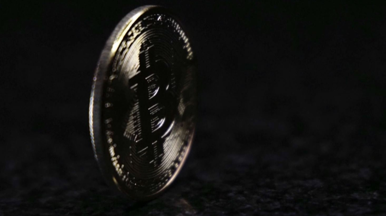 Удары по Ирану обвалили биткоин