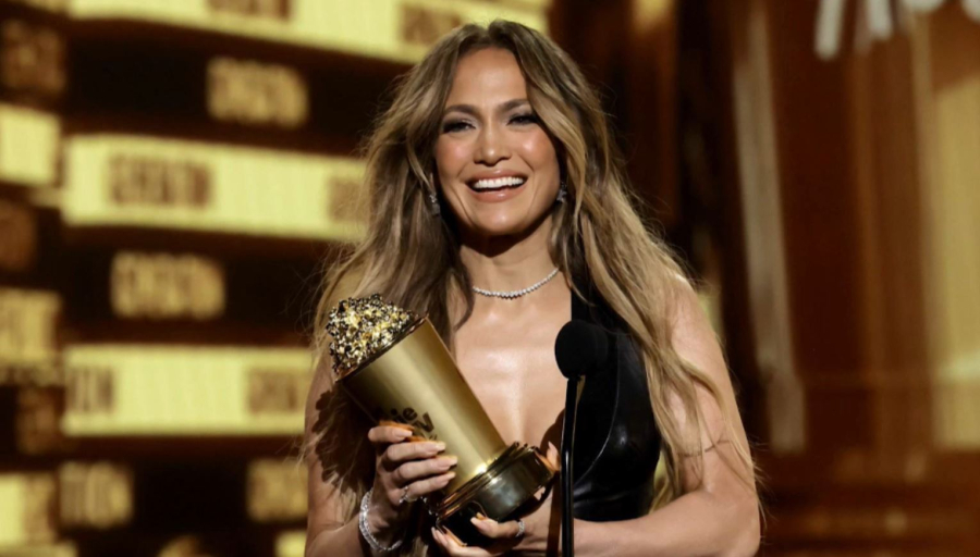 Дженнифер Лопестің концертіне билеттер бірнеше сағатта сатылып кетті