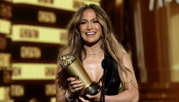 Дженнифер Лопестің концертіне билеттер бірнеше сағатта сатылып кетті