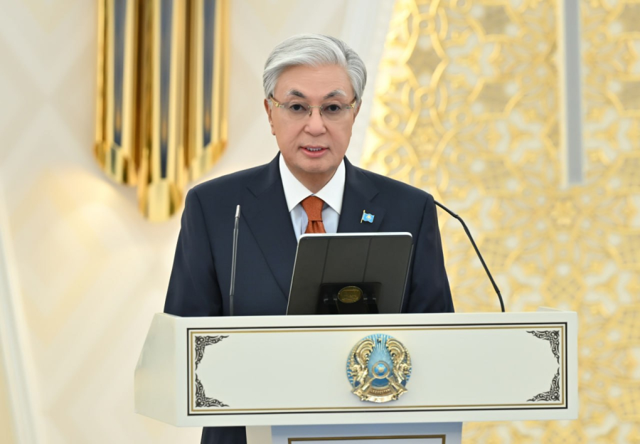 Президент қоғам қайраткерлерін марапаттады