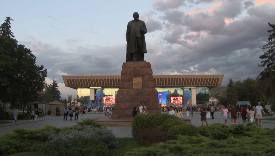 Мемлекет басшысы алматылықтарды шаһардың Түркі әлемінің жастар астанасы атануымен құттықтады