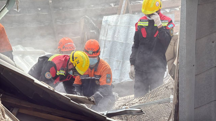 Взрыв прогремел в жилом доме в Алматы: один человек погиб