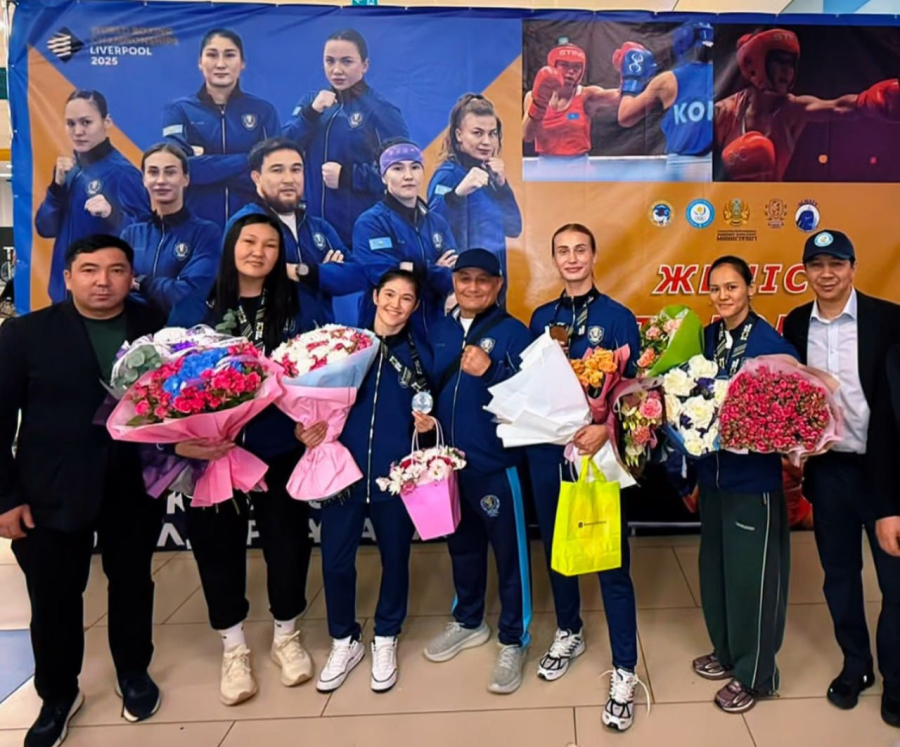 Алматинских чемпионок по боксу встретили с медалями