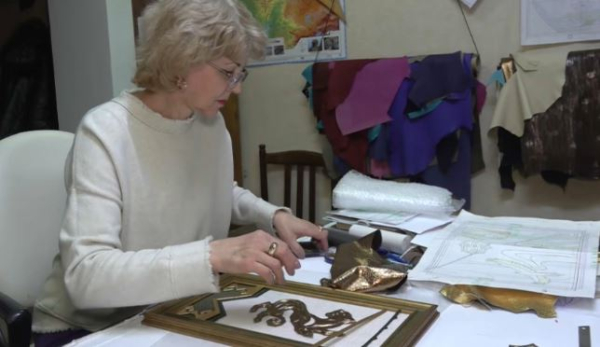 Полотна из натуральной кожи создают дизайнеры Уральска