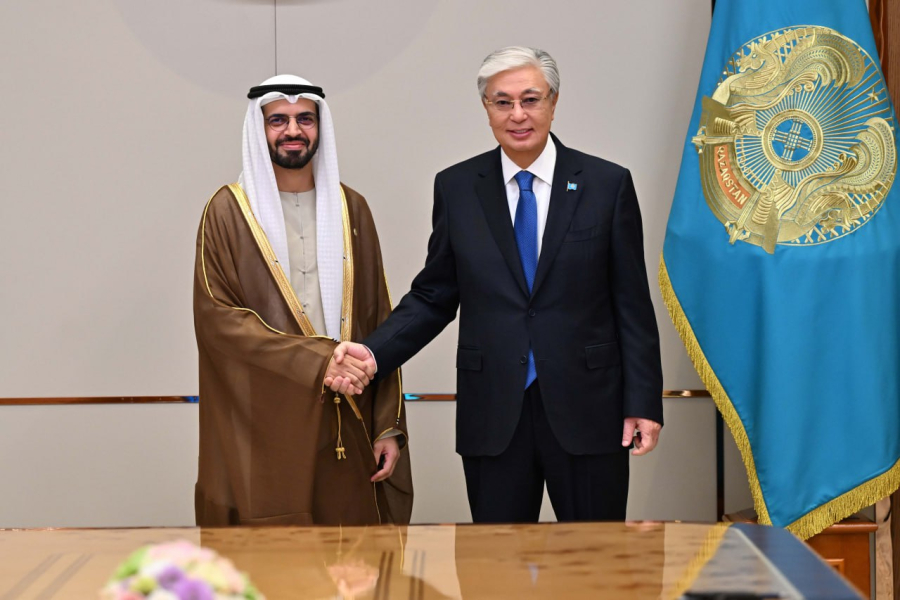 Президент провел встречу с председателем Главного управления по делам ислама и вакуфов ОАЭ