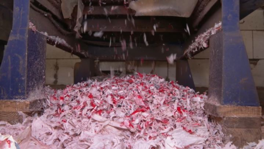 Переработка мусора в Казахстане: как отходы превращают в полезные изделия