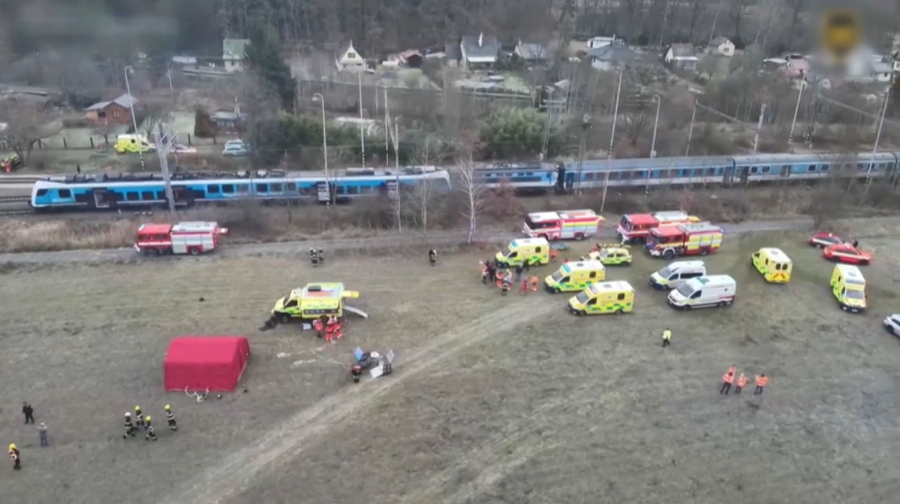 Чехияда екі жолаушылар пойызы соқтығысты