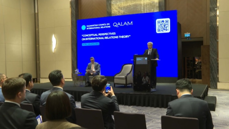 Эксперт в области международных отношений Янь Сюэтун провел лекцию в Астане