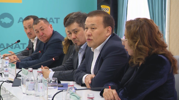 Предвыборный штаб «AMANAT» встретился с избирателями Шымкента