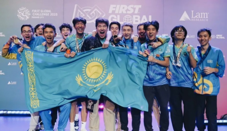 Казахстанцы стали четырехкратными чемпионами мира по робототехнике