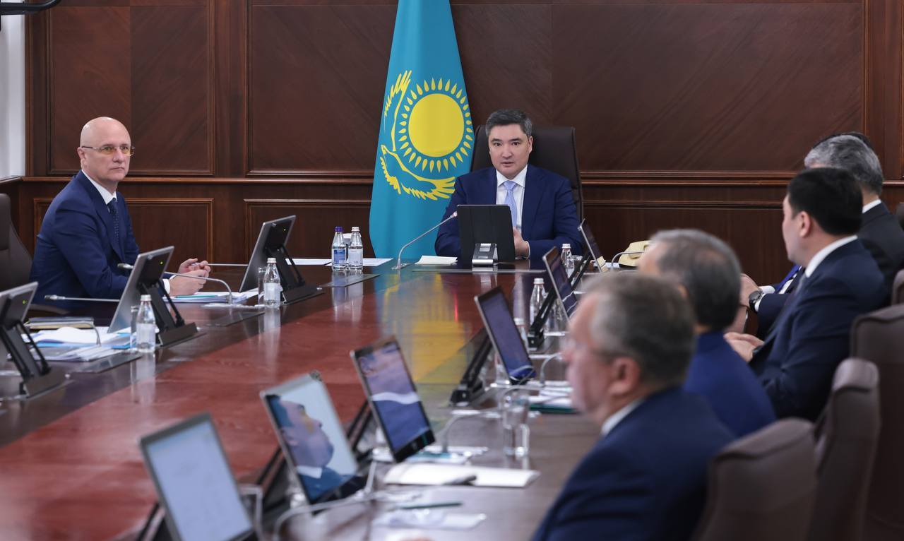 Бектенов потребовал ускорить строительство завода в Жанаозене