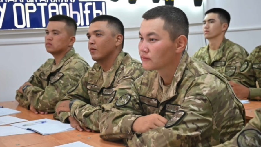 13 односельчан вместе проходят воинскую службу