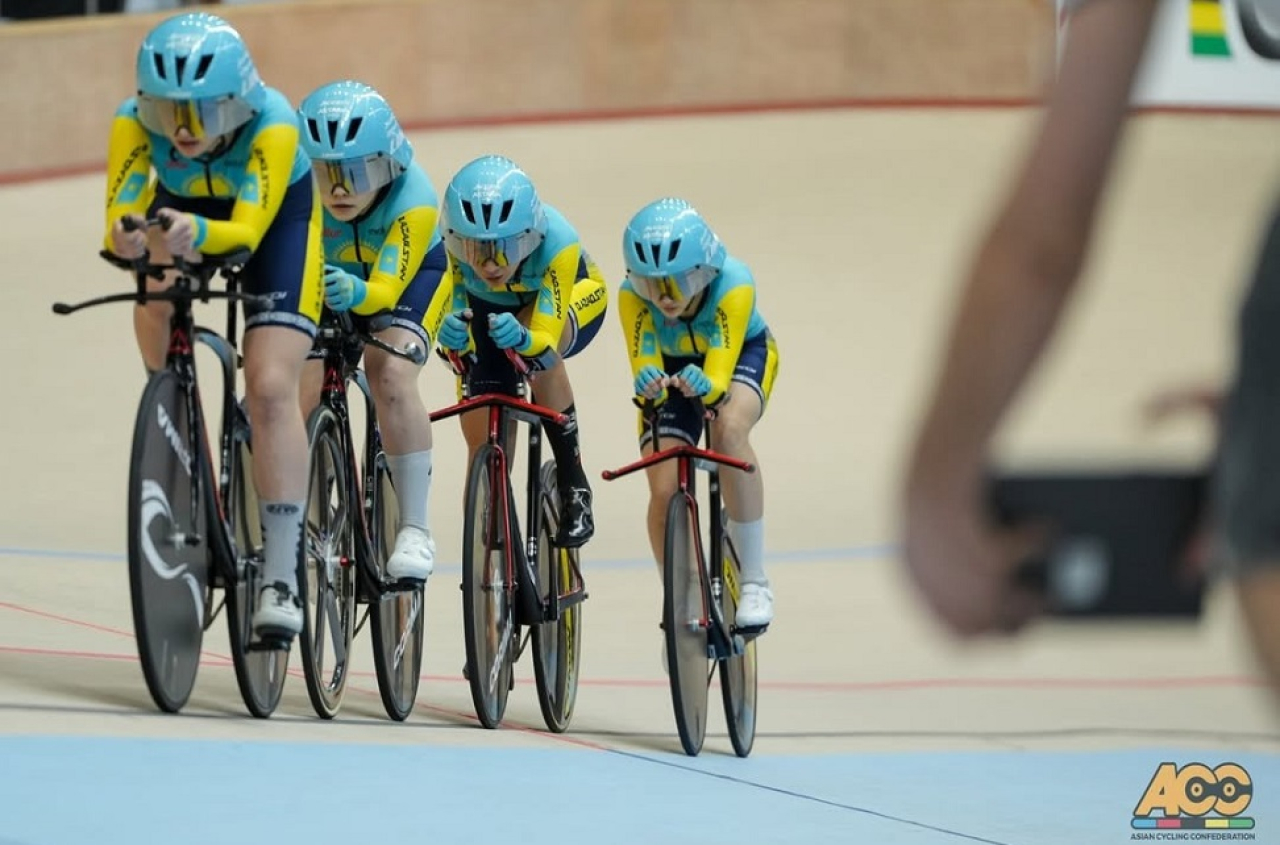 Казахстан завоевал золотую медаль ЧА по велоспорту на треке