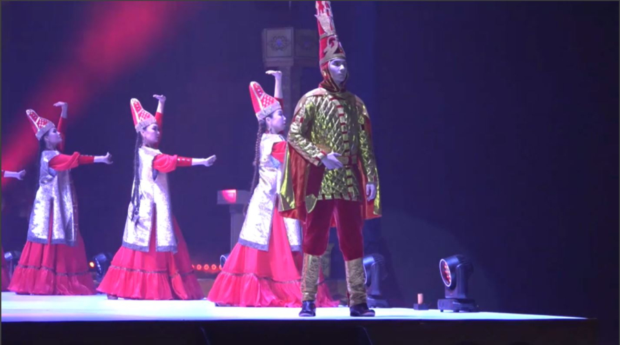 Оралда ұлттық киім күніне орай сән көрсетілімі өтті