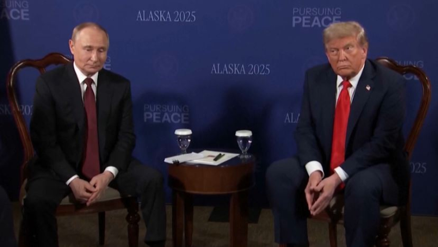 На Аляске завершилась встреча Трампа и Путина