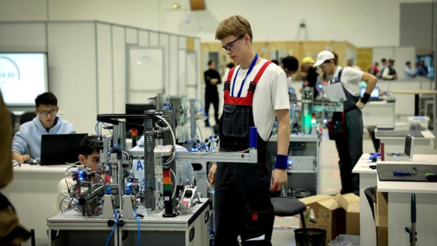 «Жасыл Ел», WorldSkills, AI: студенттерге арналған жазғы жобалар басталды