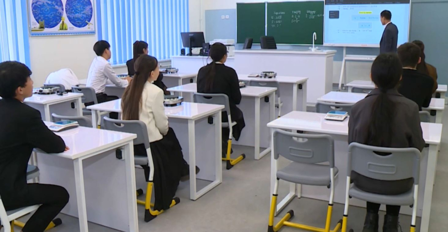 Как решают вопрос с переполненными школами? Мереке Амангелдыкызы