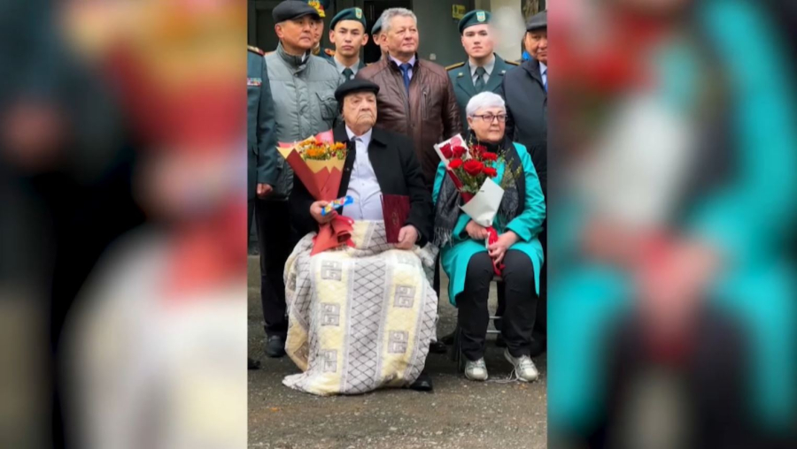 Петропавлда Ұлттық ұлан жауынгерлері соғыс ардагеріне құрмет көрсетті 