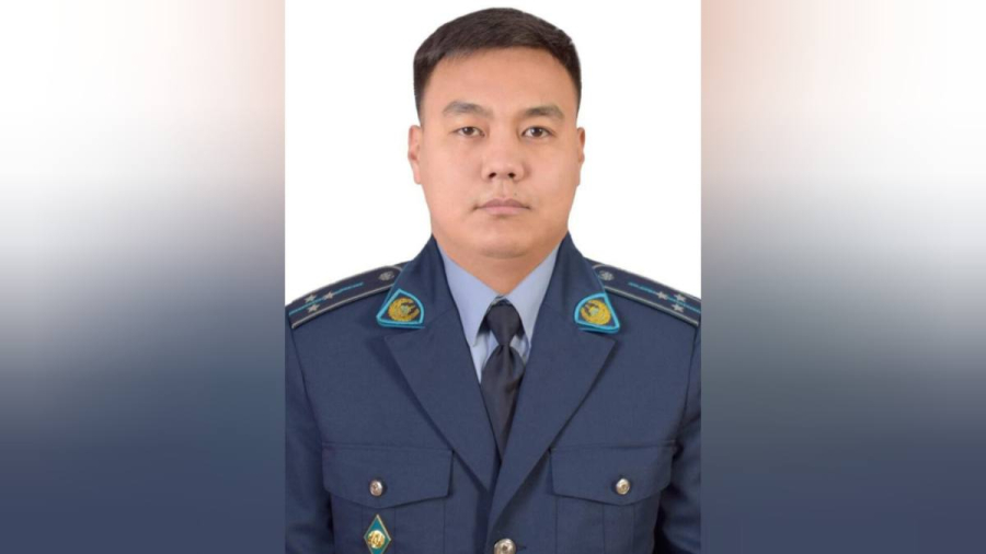 Пожар на первом этаже девятиэтажки вспыхнул днем в Актобе