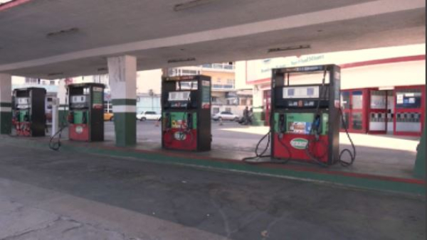 Кубада жоғары октандық жанармай енді АҚШ долларына ғана сатылады