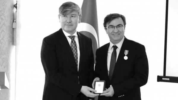 Түрік жазушысы Якуп Өмерұғлы өмірден озды