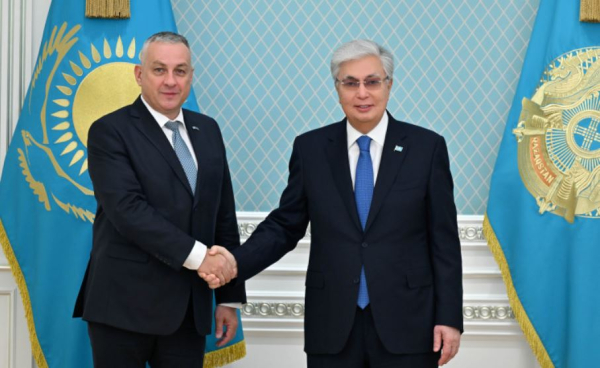 Президент Халықаралық серіктестік жөніндегі еуропалық комиссарды қабылдады