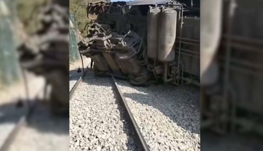 Мексикада пойыз рельстен шығып кетті