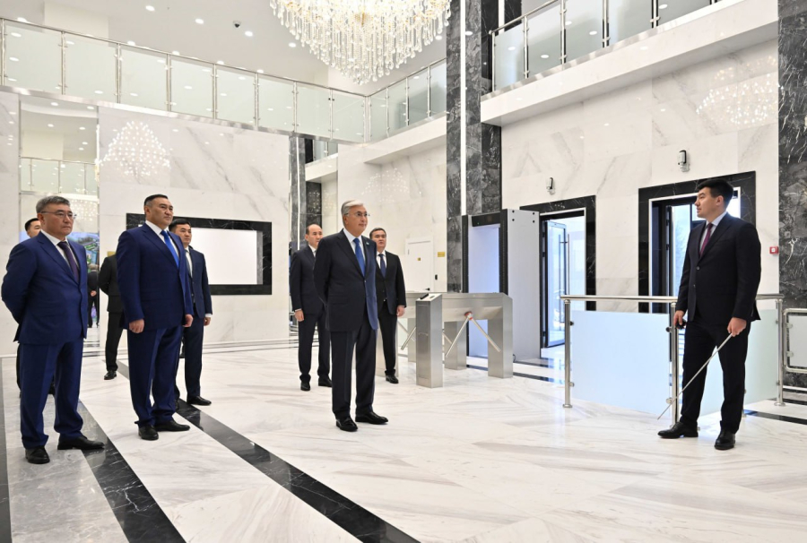 Президент Астана қаласы бойынша ҰҚК департаментінің жаңа ғимаратына барды