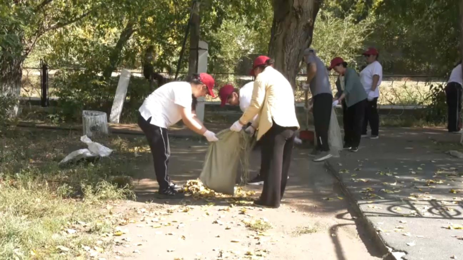 Таза Қазақстан: 5 тысяч кубометров мусора убрали в Бестобе