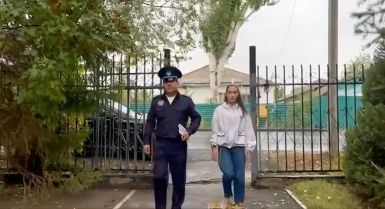 Талдықорғанда TikTok эфирінде былапыт сөйлеген 27 жастағы әйелге айыппұл салынды