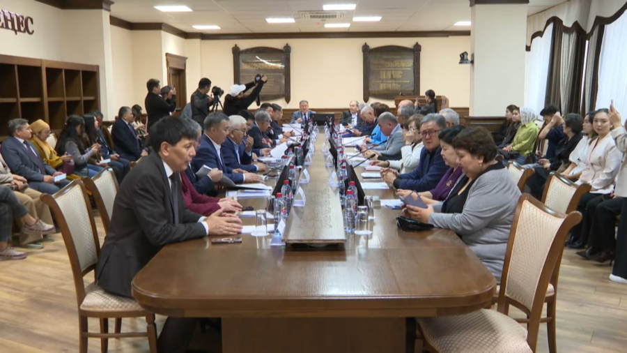 Т. Қожакеевтің еңбектер жинағы жарық көрді