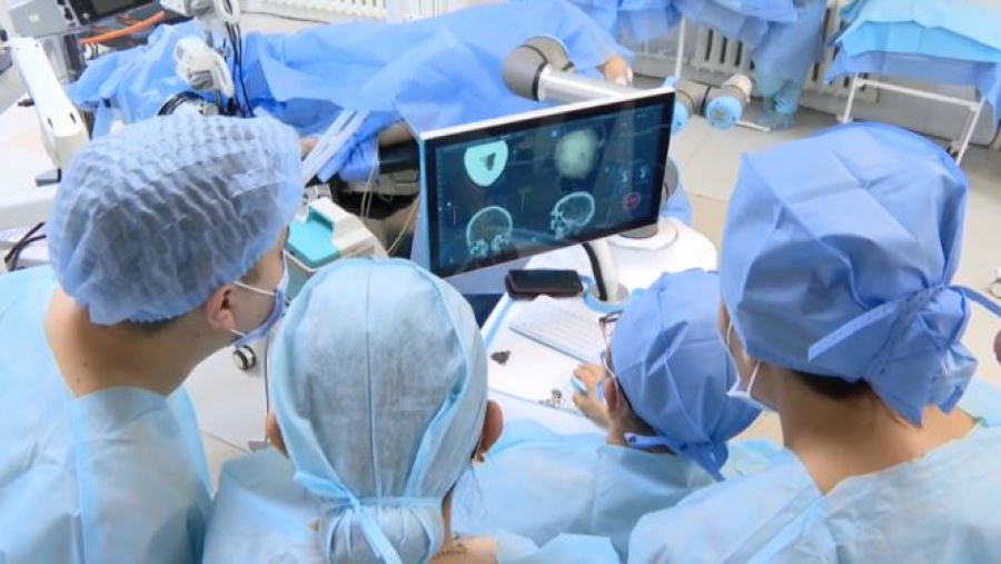 Робот будет делать операции на мозге в Караганде