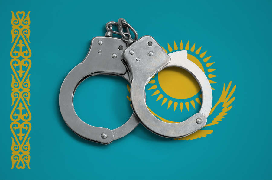 Оружие, наркотики, валюта: погранслужба КНБ выявила крупные нарушения