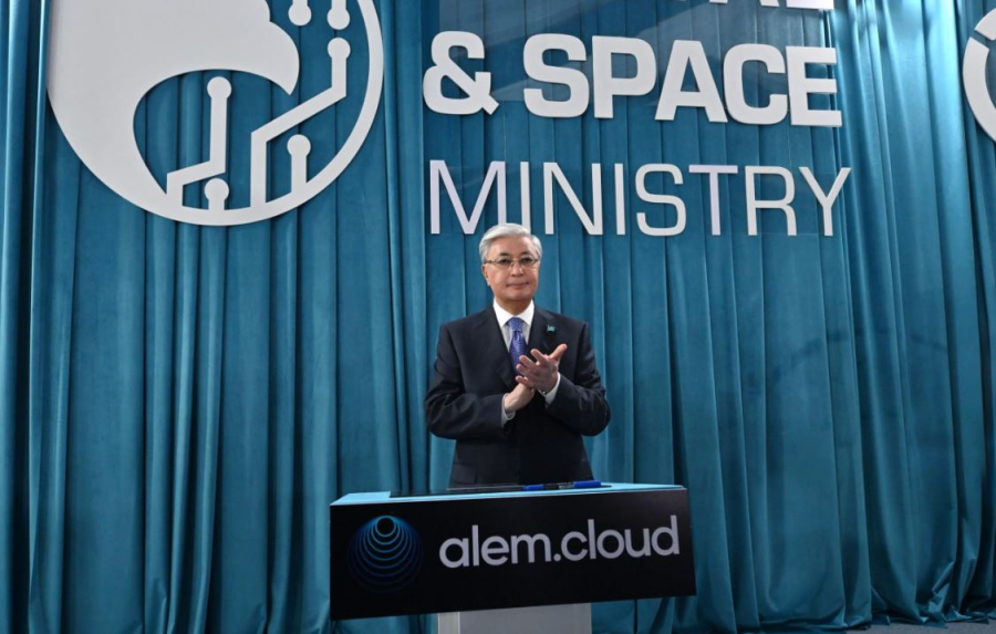 Қасым-Жомарт Тоқаев суперкомпьютерді іске қосу рәсіміне қатысты