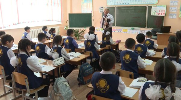 Үш ауысымды мектептер қашан жойылады?