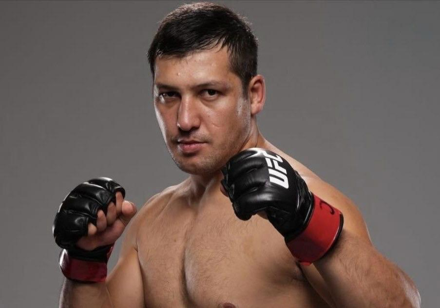 ҚР Қарулы күштерінің жауынгері UFC-де жеңіске жетті