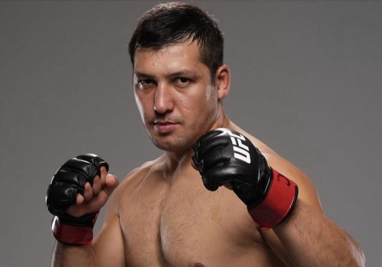 ҚР Қарулы күштерінің жауынгері UFC-де жеңіске жетті