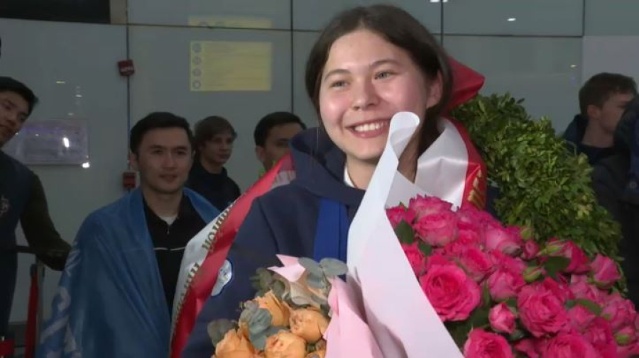 Казахстанские конькобежцы триумфально выступили на юниорском ЧМ